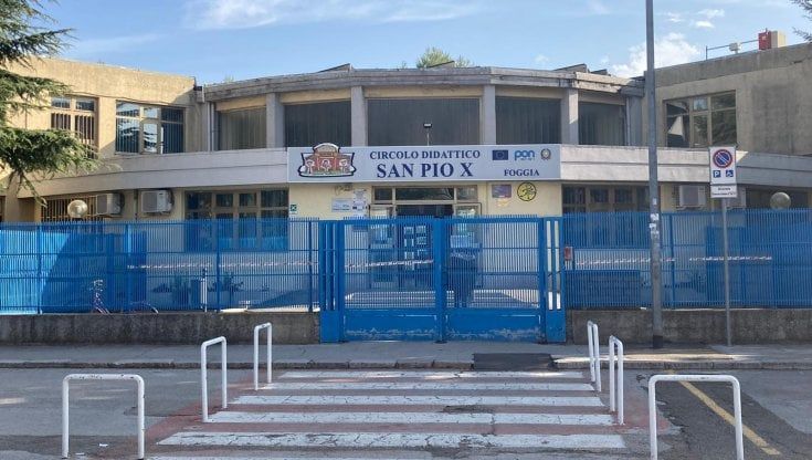 Foggia, lezioni in presenza o a distanza: lite tra genitori a scuola. Intervengono i carabinieri