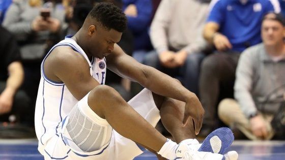 Basket Ncaa: la scarpa si rompe, infortunio per Zion Williamson