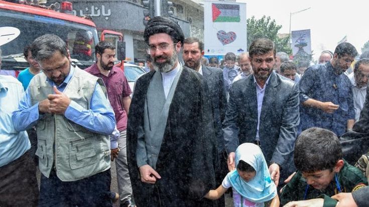 Teheran, Khamenei ferito ma salvo: ecco le condizioni per la tregua