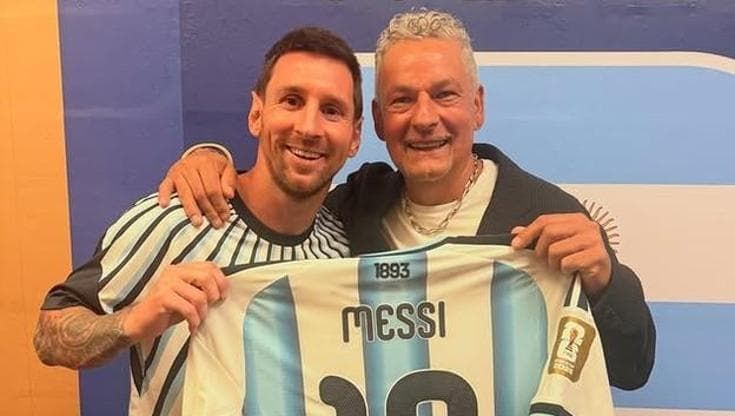 Messi regala a Baggio la sua maglia dopo Argentina-Svizzera: “Grazie Leo, ti voglio bene”