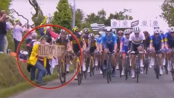Tour, chiesti quattro mesi per la donna che causò la maxicaduta in Bretagna