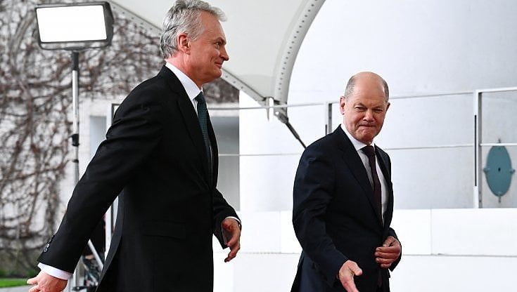 Il presidente lituano: "Serve una road map per l'ingresso dell'Ucraina nella Nato"