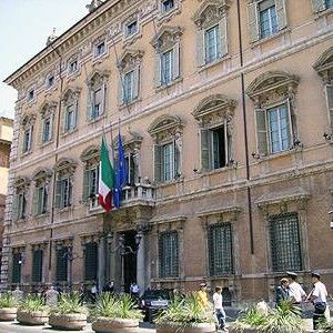 Il Senato: s&igrave; al taglio della diaria dei senatori a vita