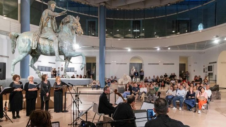Musei aperti, la grande bellezza illumina la notte