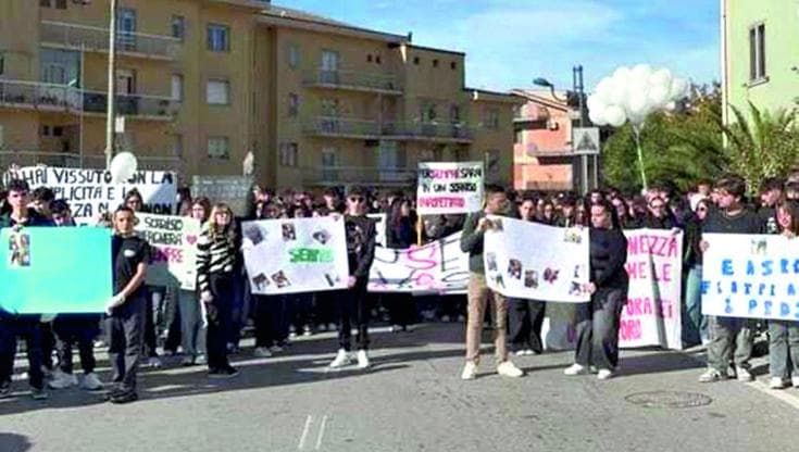 Giovani che odiano i giovani, otto vittime in dieci mesi: “Troppe armi fra i teenager”