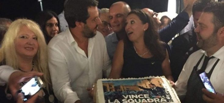 Genova, nella notte della tragedia Salvini festeggia coi leghisti di Messina. Orfini (Pd): "Schiaffo al dolore del nostro Paese"