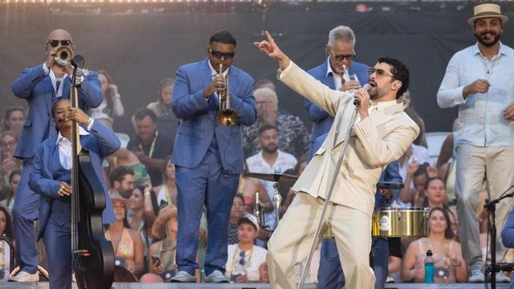 Bad Bunny con Porto Rico nell’anima porta il reggaeton in cima al mondo