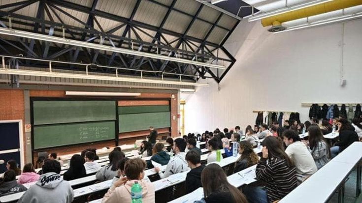 Test di Medicina, Bernini promette: “Troveremo i furbetti”. Gli studenti: “Ricorso collettivo”