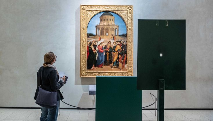 Performing Raffaello: alla Pinacoteca di Brera torna l'allestimento di Bruno Munari per lo Sposalizio della Vergine