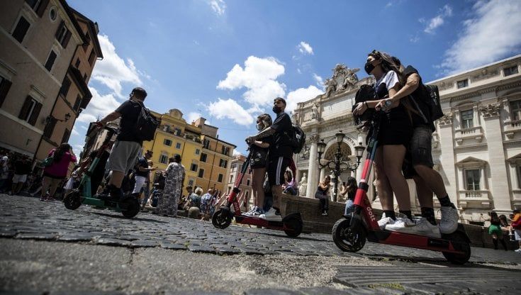 Monopattini, a Roma restano tre operatori: ecco cosa cambia 