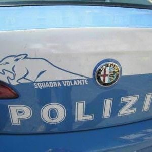 Milano, ladri incastrati da una videochiamata: la vittima in vacanza li vede sul suo cellulare
