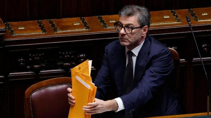 Manovra, l'annuncio di Giorgetti: "Nuove risorse per le imprese". Pacchetto da 3,5 miliardi