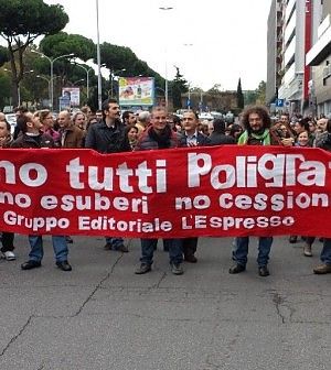 Annunciato piano di risparmi sit-in dei poligrafici del Gruppo Espresso