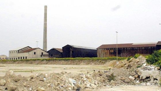 Bari, scheletro di donna trovato nell'ex fabbrica: a distanza di anni arrestato l'ex compagno