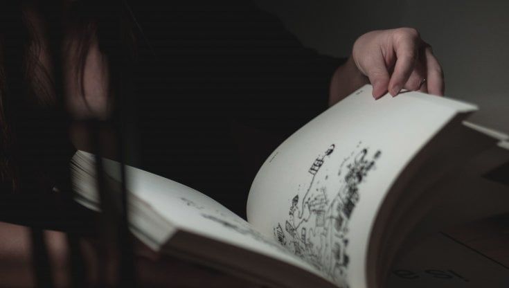 Il libro come spazio in cui immergersi: Book is a Book is a Book al Teatro al Parco di Parma 