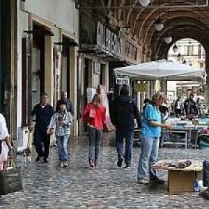 Roma, intimidirono commercianti cinesi all'Esquilino: condannati 4 poliziotti 