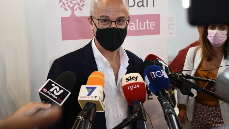 Lopalco e il bambino affetto da Sma: "La politica non entri nella medicina, il caso Stamina insegna"