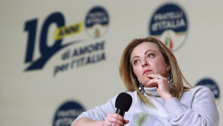 Giorgia Meloni è "Re Giorgia" nel libro di Susanna Turco. Sarà lei la nuova Signora dei Conservatori?