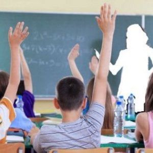 Maestri precari assunti in ruolo anche se hanno preso zero all'esame