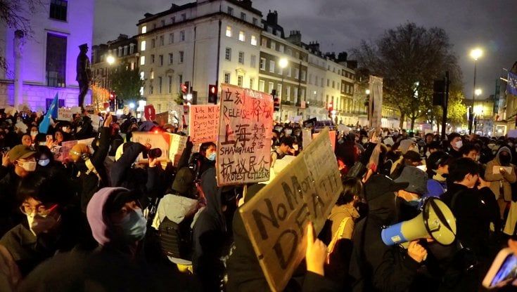 Le Borse di oggi, 28 novembre. Le proteste cinesi scuotono i mercati, Europa in calo