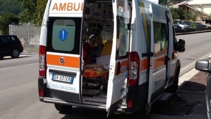 Incidenti sul lavoro, operaia 61enne resta schiacciata da un macchinario: è gravissima