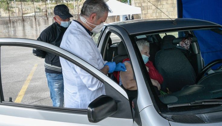  Covid in Campania: 1.898 nuovi casi, 24 morti e 2.371 guariti