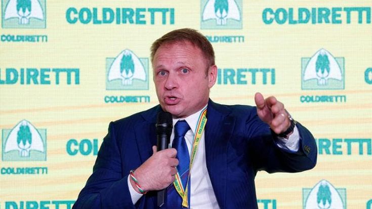 Governo in fuga dai treni in ritardo. Chiedere e mai ottenere le dimissioni