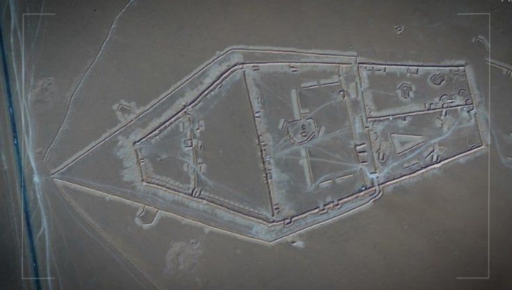 Libia, i russi costruiscono un "muro di Berlino" nel deserto