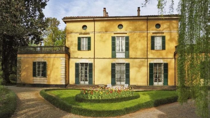 “Liti, aste, espropri e intanto villa Verdi va in rovina. Per salvarla pronti a bloccare la prima della Scala”