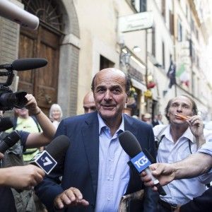 Jobs Act, Bersani: "Su voto finale leali al governo". Tfr in busta paga, i sindacati frenano