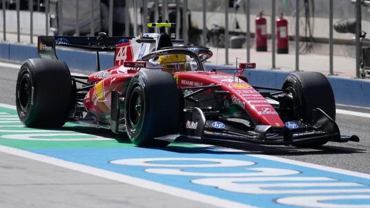 Ferrari premiata in Borsa dopo i conti. Sale il dividendo, premio fino a 14.900 euro ai dipendenti
