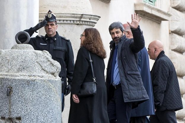 Consultazioni, tutti i leader che salgono al Quirinale a piedi 
