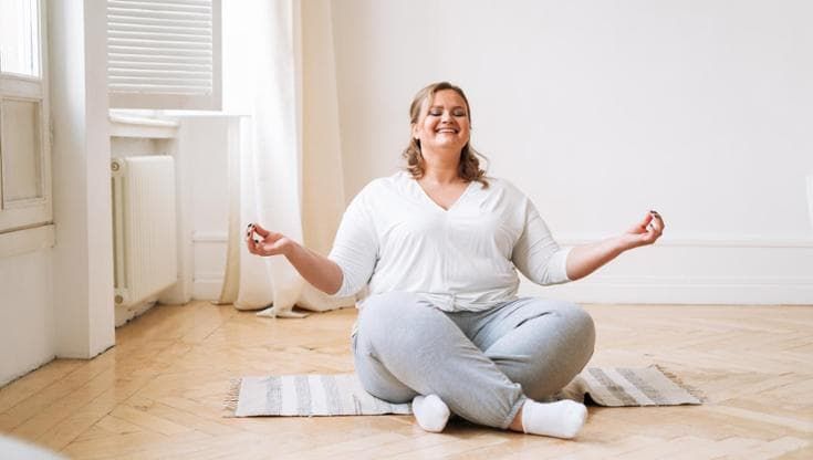 Lo yoga può aiutare a perdere peso e a mantenere quello perduto