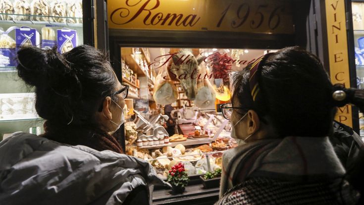 A spasso con Feng e Wei nella Roma che ha paura