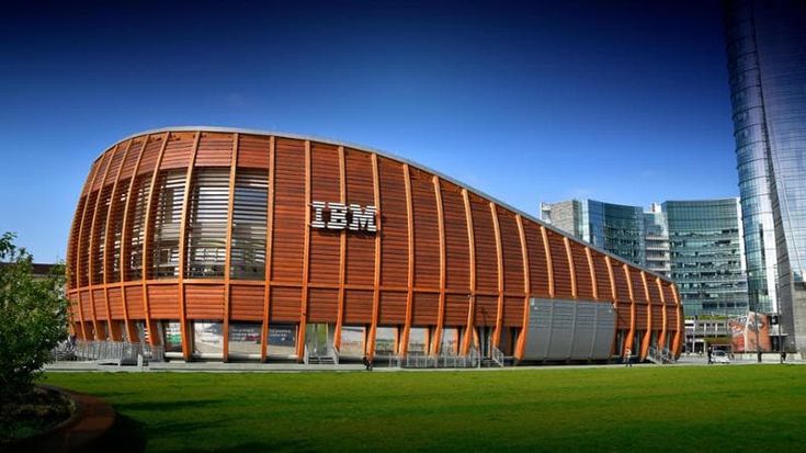 Ibm rincorre l’IA. Conti deludenti e crollo in Borsa: “Ci siamo mossi tardi”