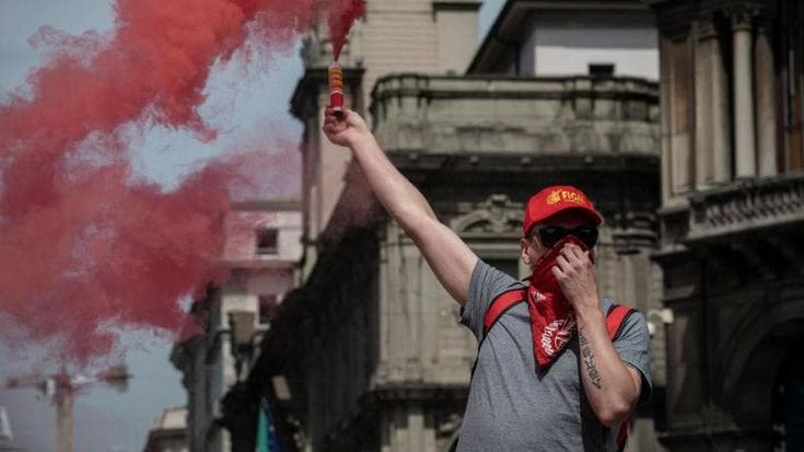 Nessun weekend lungo. Perché si sciopera di venerdì
