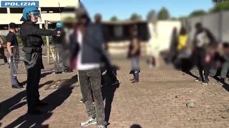 “Se scappi ti ammazzo”. L’incubo della turista colombiana violentata dal branco a Tor Cervara