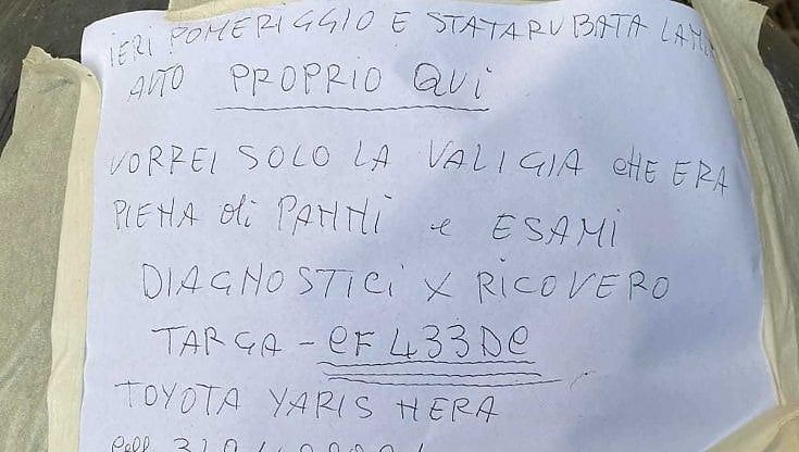 Gli rubano l'auto con una valigia di esami medici. "Offro mille euro, ridatemi i documenti. Per me sono oro". Appello sui social