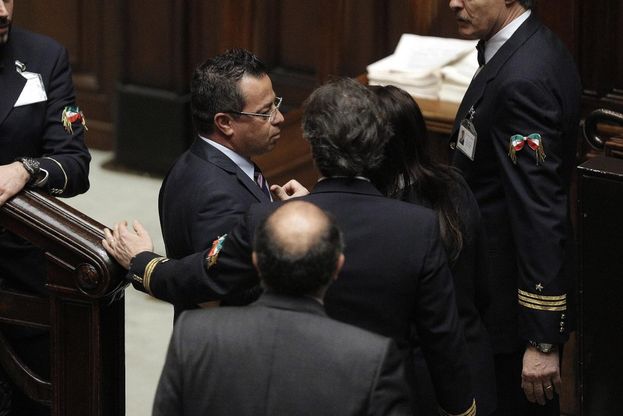 Decreto carceri: bagarre in aula. Espulso il leghista Buonanno