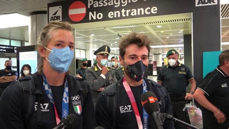 Tokyo 2020, il ritorno in Italia dei velisti d'oro, Tita e Banti: "Tra noi è scattata subito la sintonia"