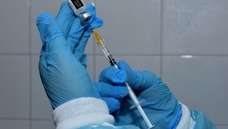 D'Amato, Regione Lazio: "No al mix di vaccini, il Governo ci ripensi"