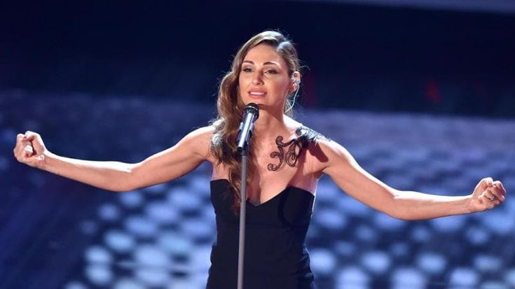 Anna Tatangelo di nuovo mamma: a Roma è nata Beatrice