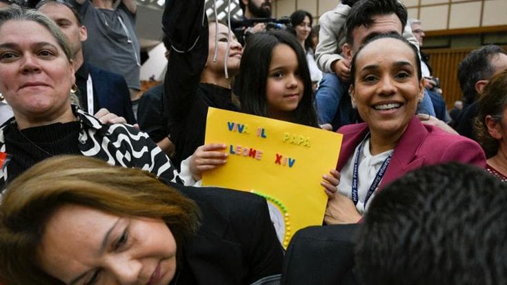 Un Papa tra la gente che non vuole piacere ma lasciare il segno