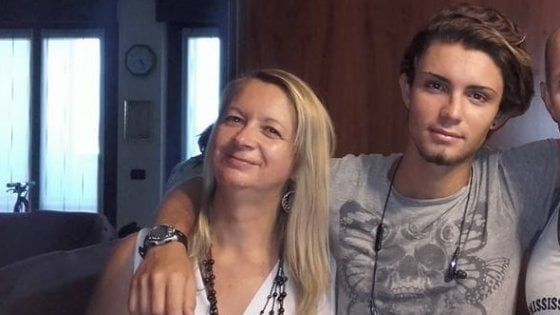 Donna trovata morta in casa a Sesto San Giovanni, il figlio 21enne fermato per omicidio volontario