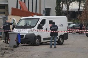 Assalto a portavalori<br />rapinatori portano via il denaro