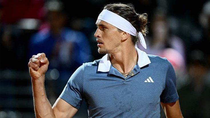 Internazionali Roma, le partite di oggi in tv: in campo Medvedev, Tsitsipas e Napolitano