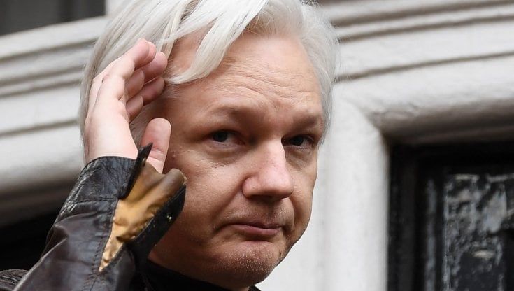 Assange rischia 175 anni di carcere. Hacker, attivista o criminale? 
