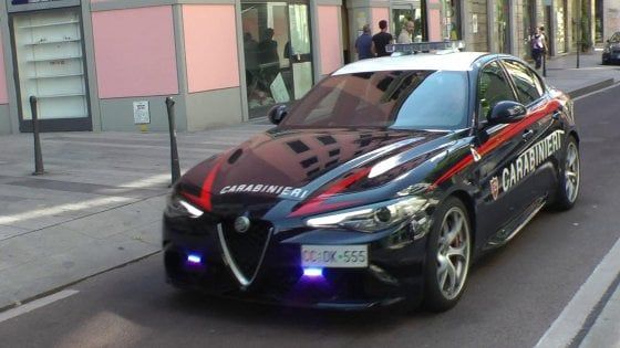 Brindisi, 17enne picchiato selvaggiamente da due bulli: non aveva ceduto il posto sul bus