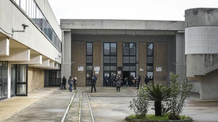 Sindaco, intollerabile una scuola chiusa per fogne