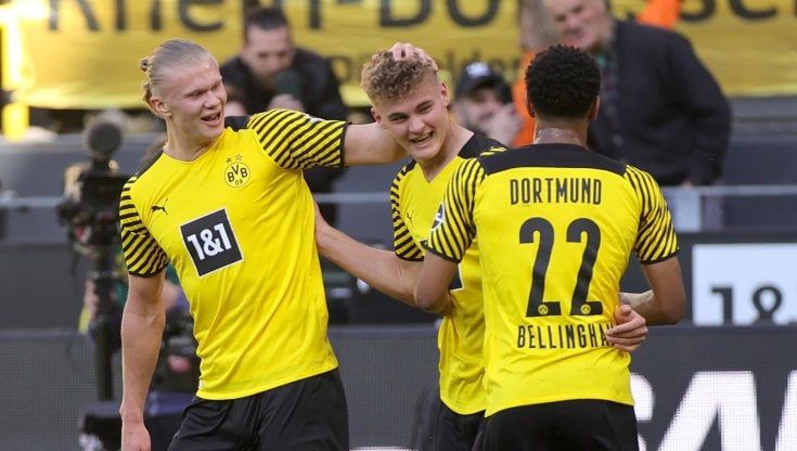 Il Dortmund ne fa 6 al Wolfsburg: e il debuttante Rothe segna un gol storico 